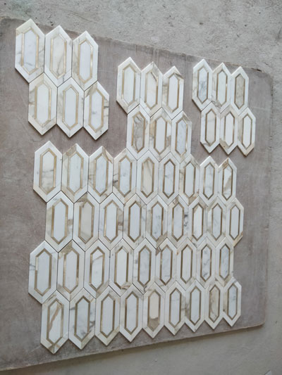 Luxury Calacatta Marble And Gold Aluminum Picket Natural Stone Mosaic Tiles